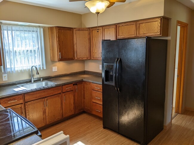 Photo - 907 Hooper Rd