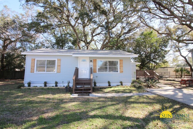 Beautiful 3 Bedroom Home in Fort Walton! - Beautiful 3 Bedroom Home in Fort Walton!