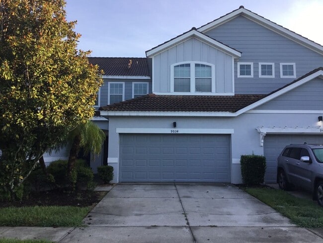 Building Photo - Gorgeous 3 bedrooms, 3.5 baths plus a LOFT...