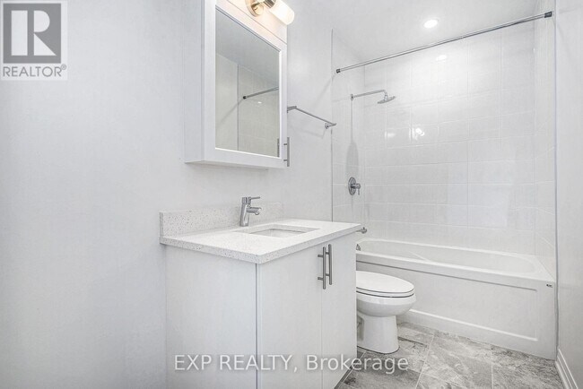 Photo - 805 Carling Ave Unité #1805