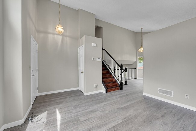 Photo - 7732 Middle Bay Way