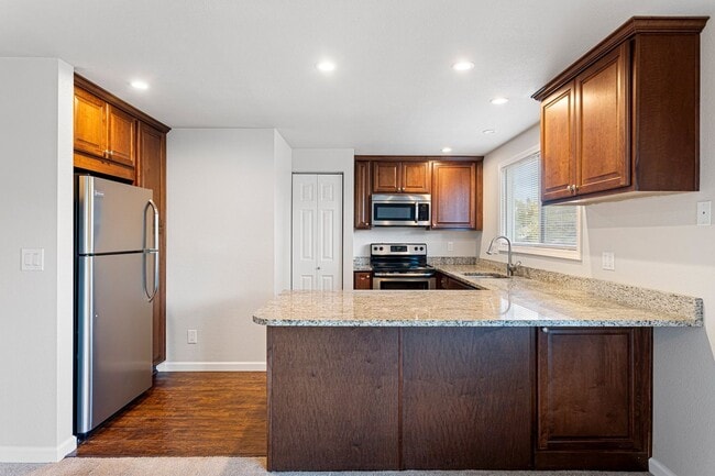 Photo - Bayshore Vista Apartments