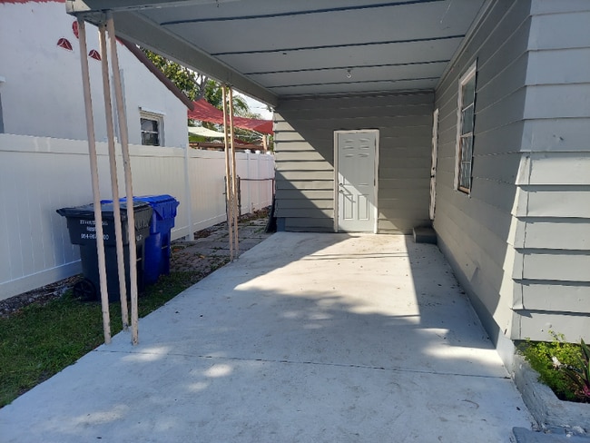 Photo - 2513 Grant St