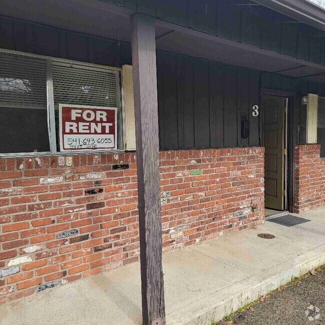 Building Photo - 439 W Harrison St Rental