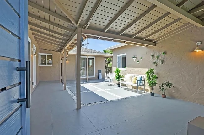 Photo - 992 Fairfield Ave