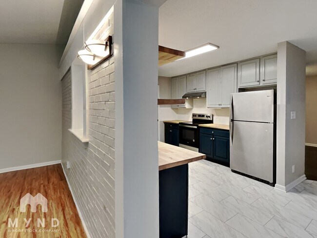 Photo - 121 Nicklaus Dr