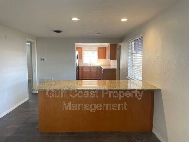 Photo - 7464 Cass Cir