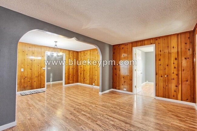 Photo - 3 Bed, 1.5 Bath Home with Large Yard and Parking Area in SE Portland