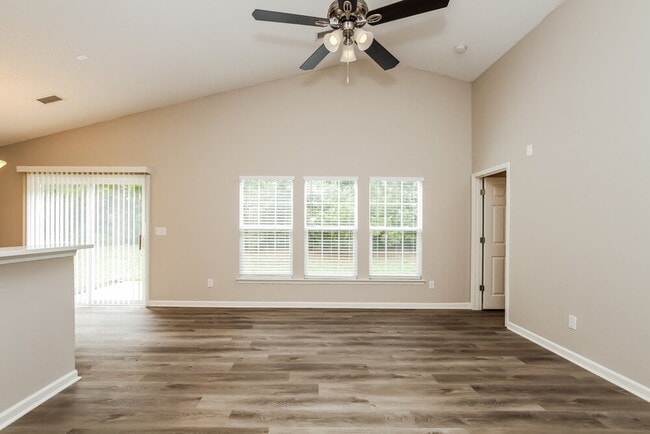 Photo - 128 Bosburg Dr