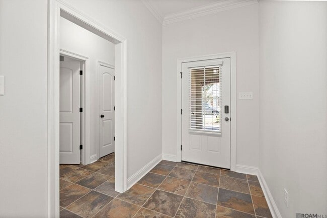 Photo - 471 Lake Breeze Dr