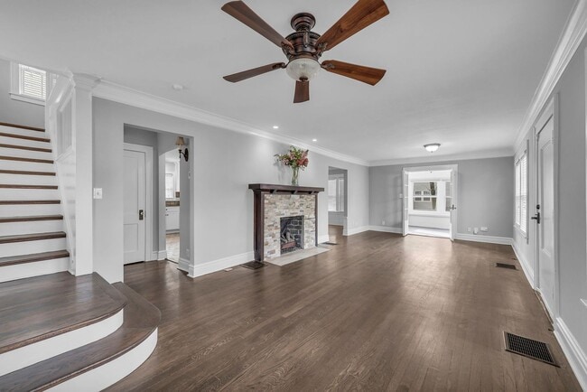 Photo - Gorgeous East Crestwood Home