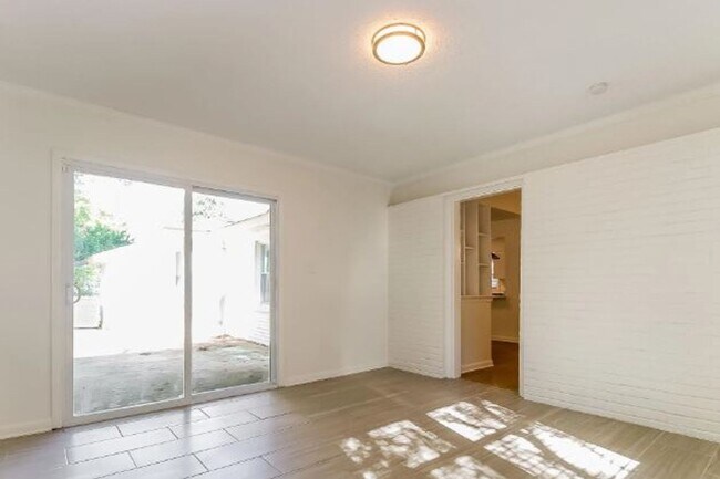 Photo - Contemporary Home in White Station School ...