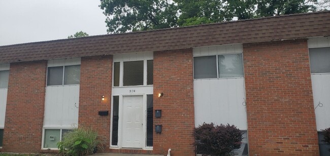 Photo - 924 W Texas Ave Unit B