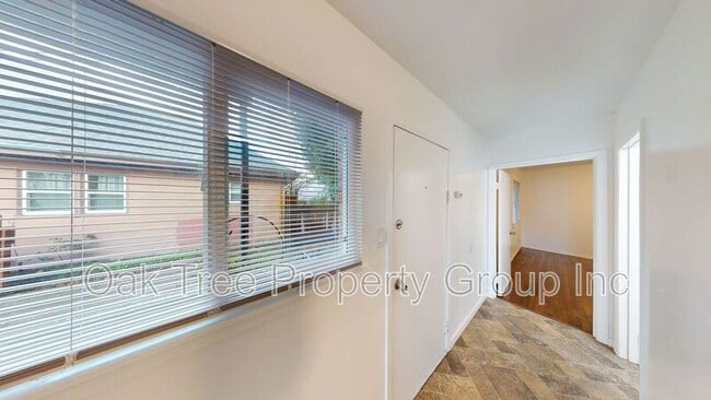 Photo - 1648 Russell St