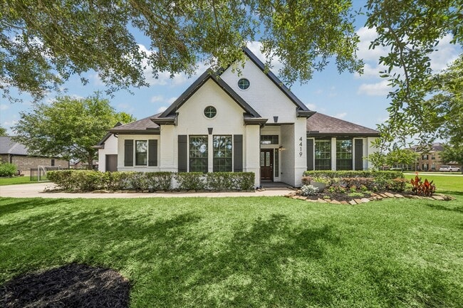 Building Photo - 4419 Convento Dr