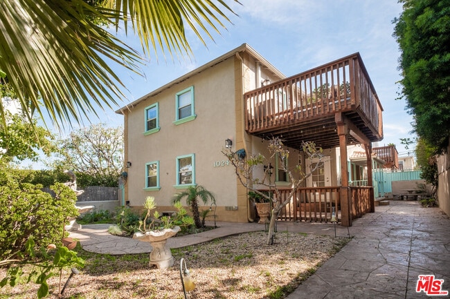 Building Photo - 1024 Maple St Unit 1