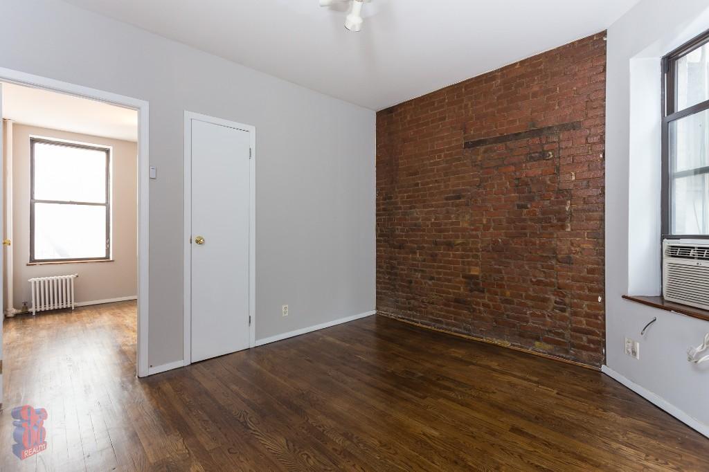 Photo - 221 E 23rd St