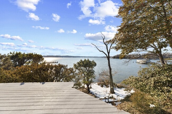 Building Photo - Severna Park - Private & Secluded Waterfront - Round Bay Community.