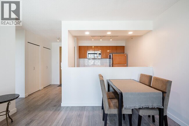 1200 W Georgia St Unit 1803