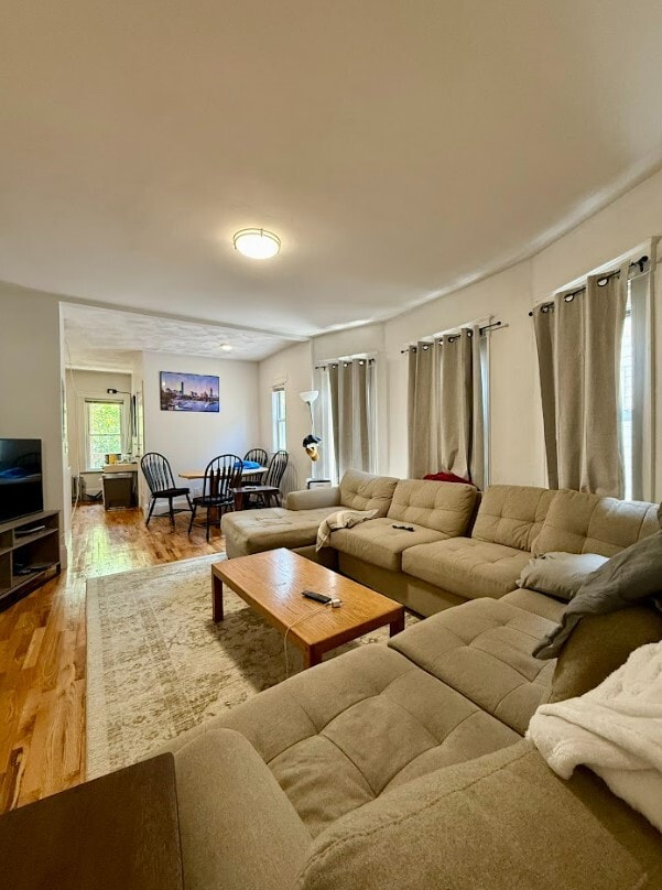 Building Photo - 39 Bradley St Unit 2 Rental