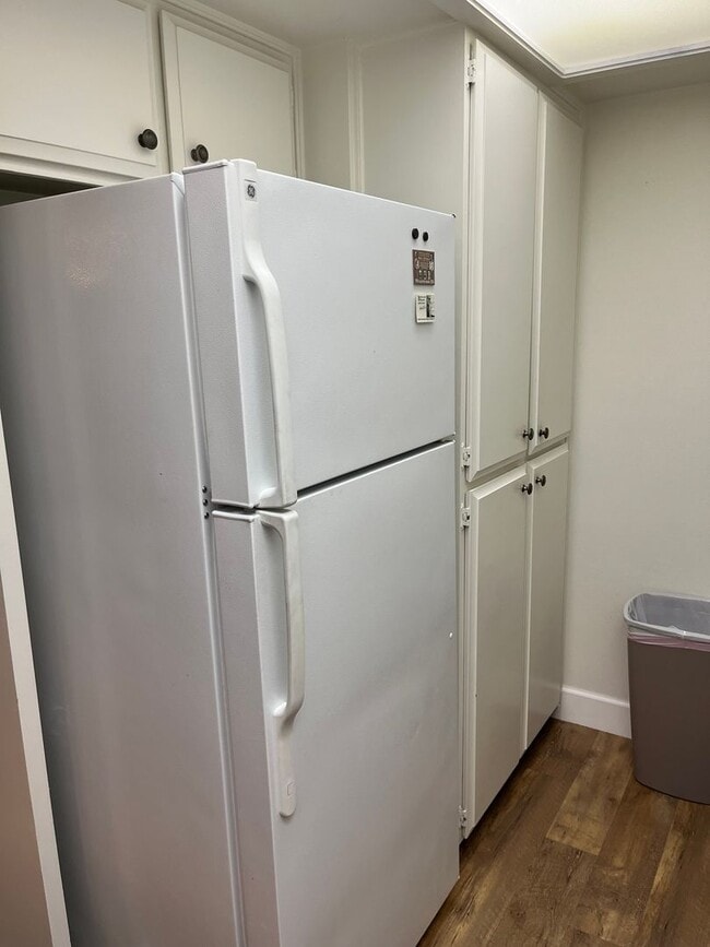 Photo - Spacious 1 bed, 2 bath condo - Available December 1st ($2500/month)