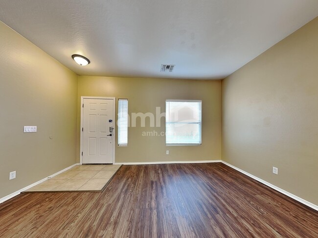 Photo - 11709 W Jefferson St