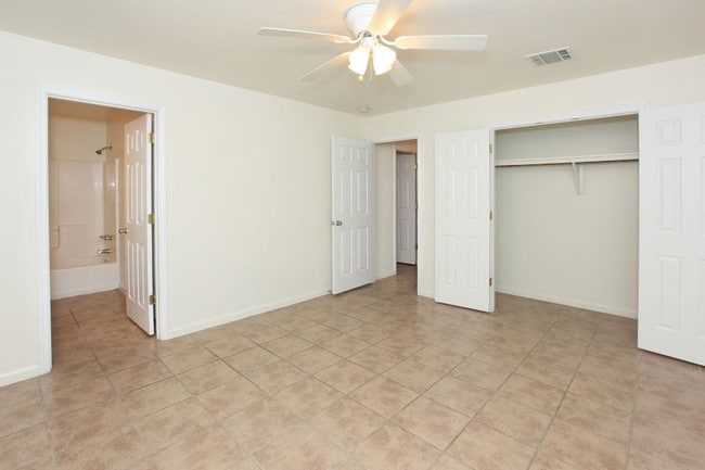 Photo - Chateau Audubon Apartments