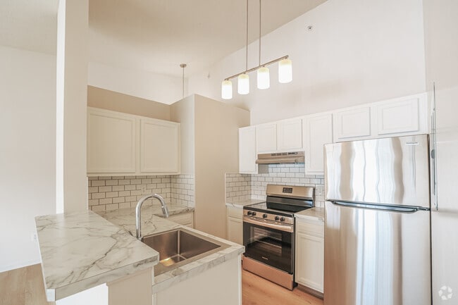 1BD, 1BA - 928SF - Kitchen