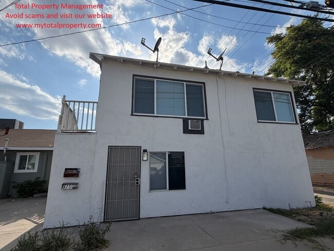 Building Photo - 425 Center St Unit 425 Center St