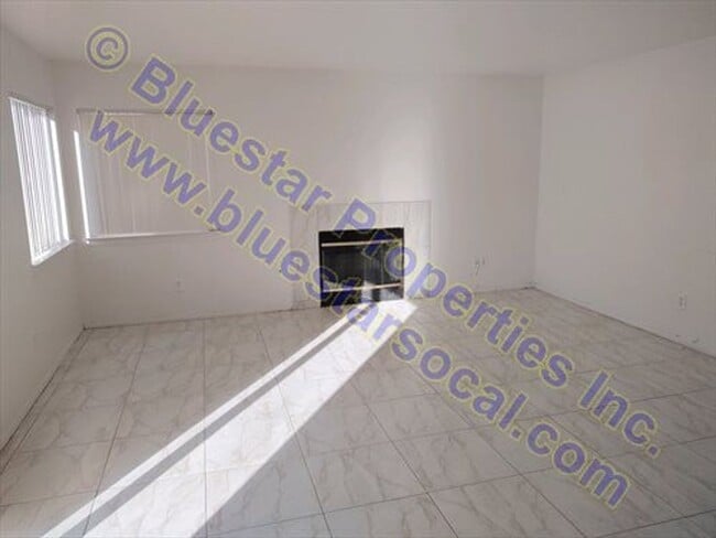 Photo - 6 bedroom home! Available Now!
