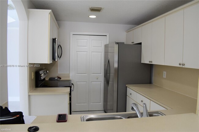 3 br, 2 bath House - 6540 NW 114th Ave Apt... - 3 br, 2 bath House - 6540 NW 114th Ave Apt...