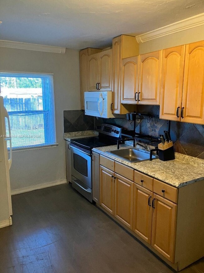 Photo - 2127 Wilson St