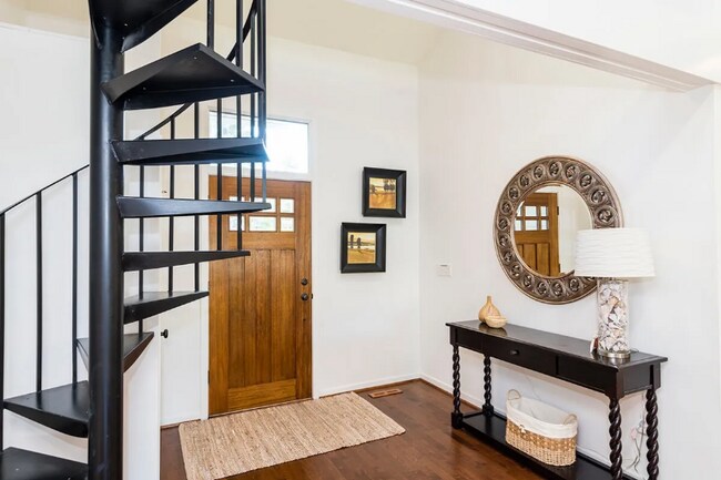 Photo - 166 Marsh Island Dr