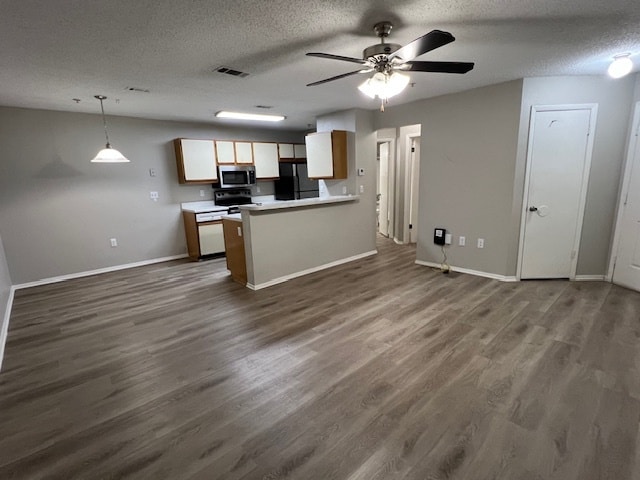 Great room and kitchen - 629 Dory Ln Unit 304