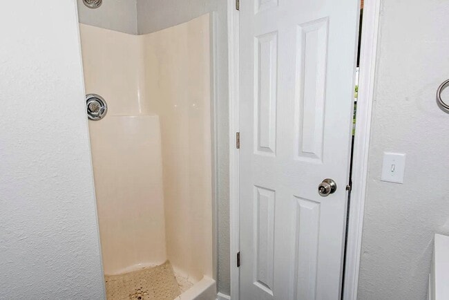 Photo - 1226-1222 Shakespeare Ave