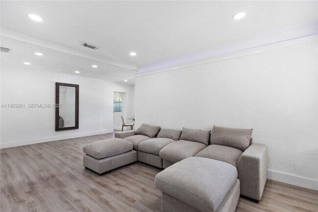 Photo - 4030 NW 1st Ave