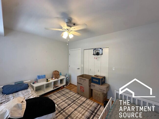 Photo - 1337 W Fargo Ave Unit 404