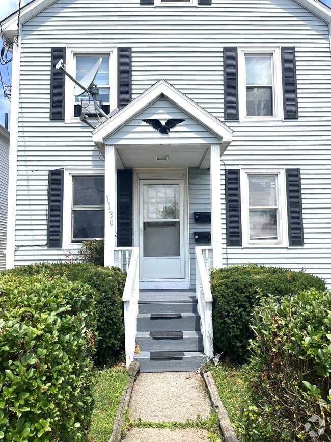 Building Photo - 1130 Atkins St Unit 1 Rental