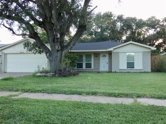 Building Photo - 8919 Winding River Dr Rental