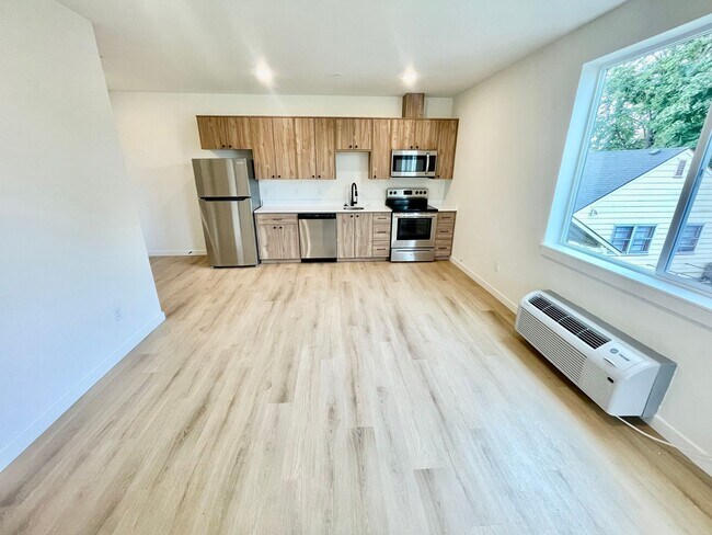 Multnomah Multiplex - 1/2 MONTH FREE RENT! - Multnomah Multiplex - 1/2 MONTH FREE RENT! Apartment Unit 9