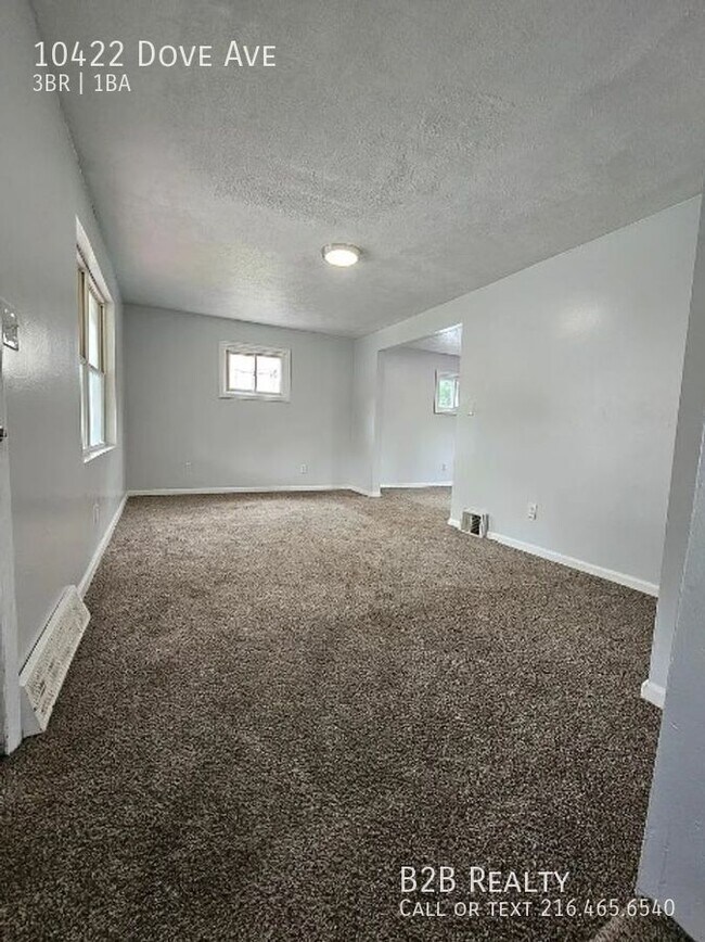 Photo - 10422 Dove Ave