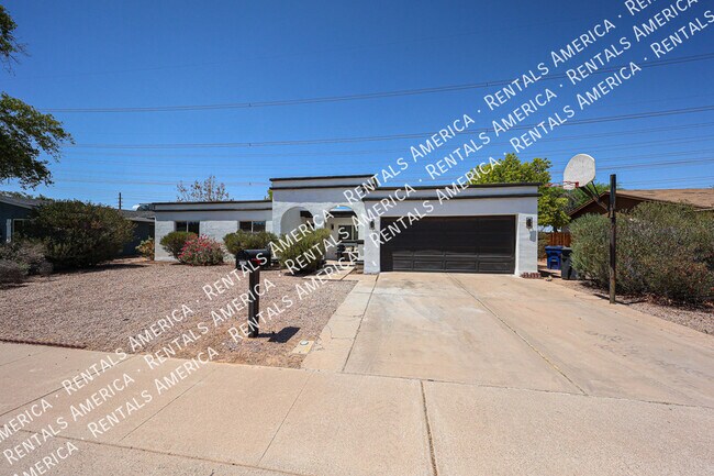Photo - 2902 W Straford Dr