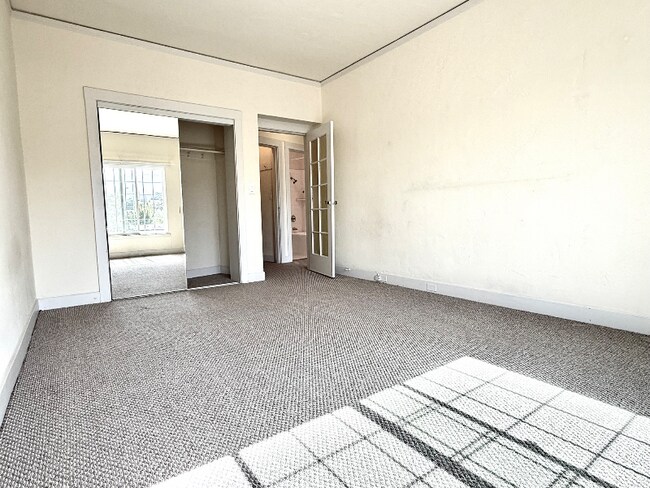 Photo - 2818 Telegraph Ave Unit 34