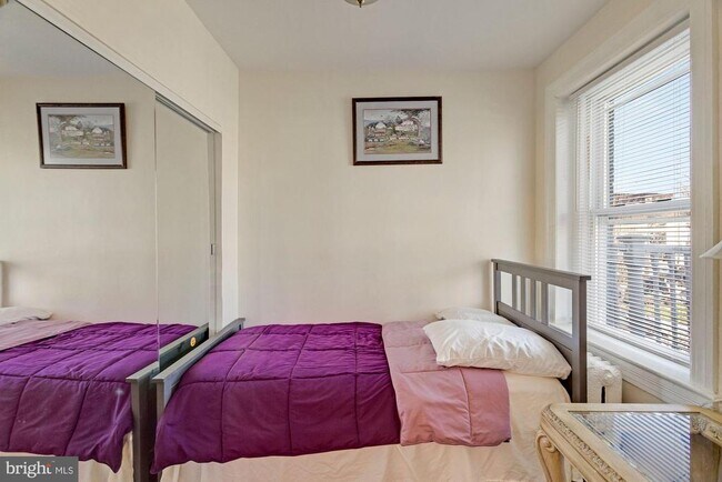 Photo - 726 Rock Creek Church Rd NW