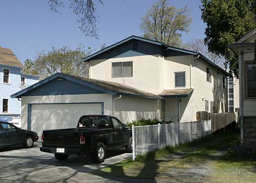 Front - 164 S 10th St