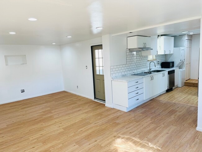 Photo - 5640 23rd Ave SW Unit 1