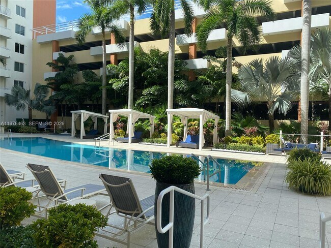 Building Photo - 18800 NE 29th Ave Unit 401