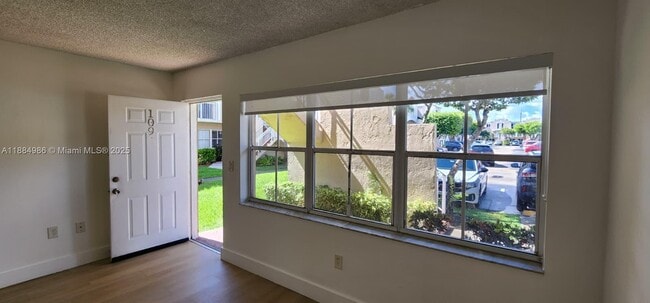 Photo - 8660 NW 5th Terrace Unidad 15-109