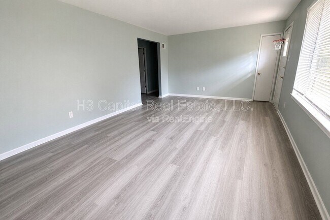 Photo - 202 S Hilgard St