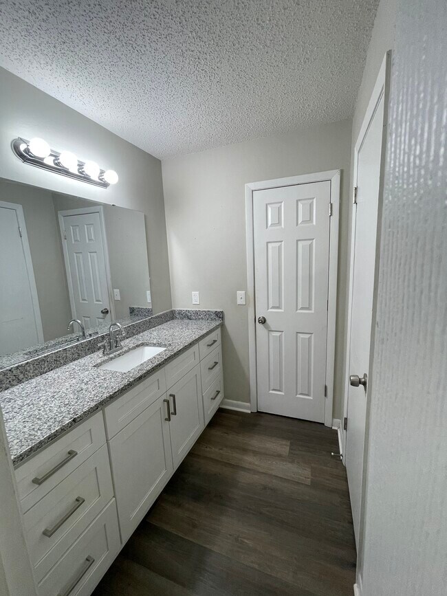 Photo - 8241 Glenwoods Dr Unit 8241